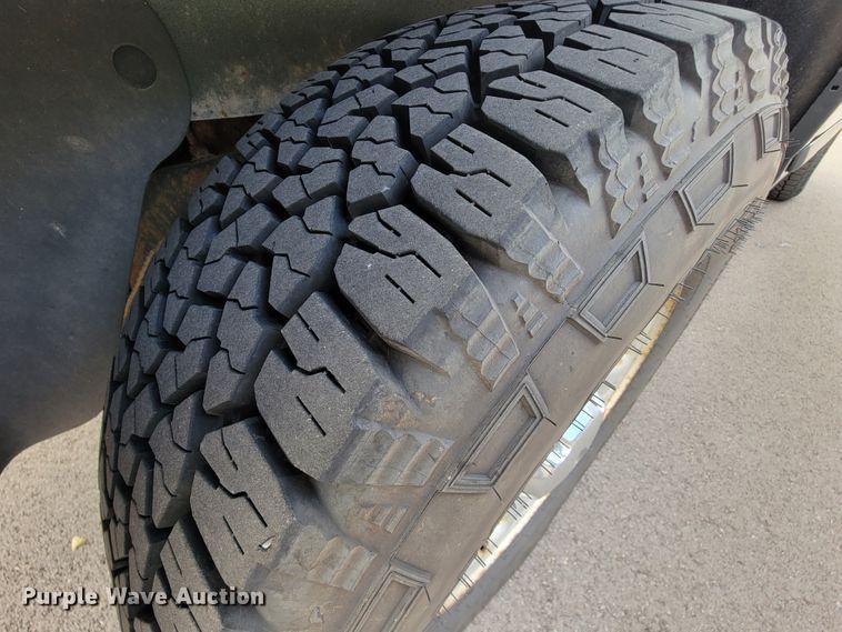 image for item KQ9097 2004 Ford Explorer  SUV