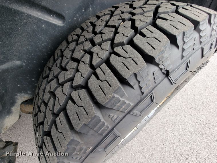 image for item KQ9097 2004 Ford Explorer  SUV