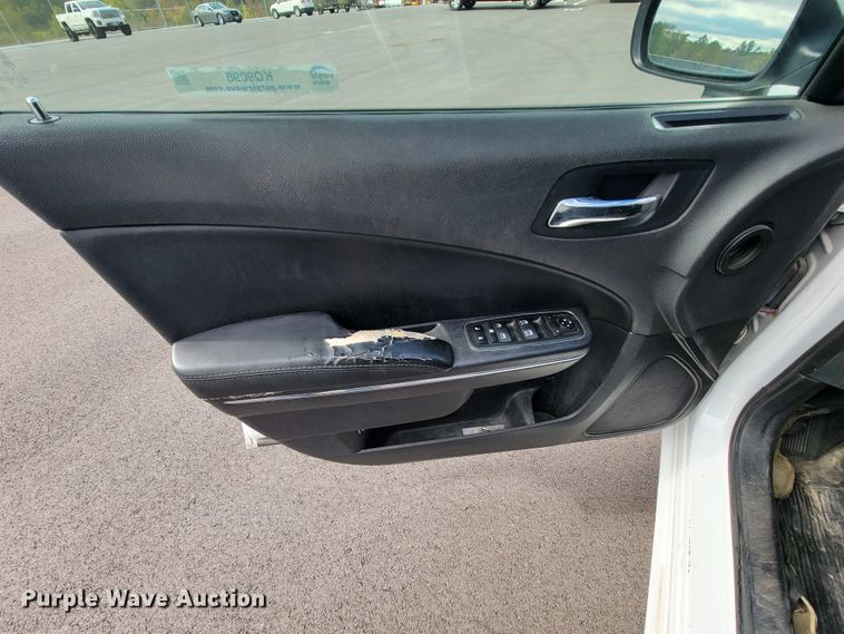 image for item KQ9098 2013 Dodge Charger Police