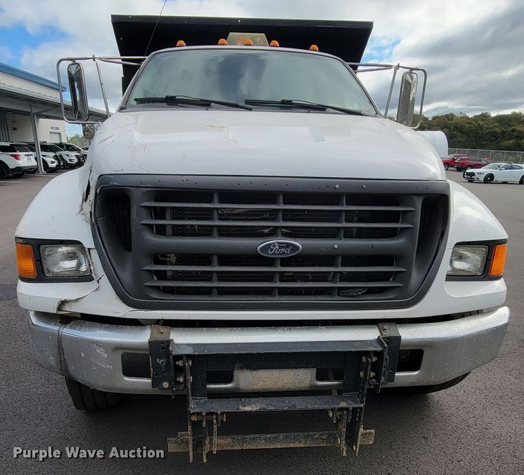 image for item KQ9099 2002 Ford F650  dump truck