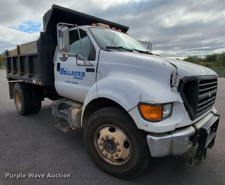 image for item KQ9099 2002 Ford F650  dump truck