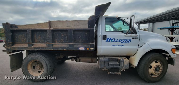 image for item KQ9099 2002 Ford F650  dump truck