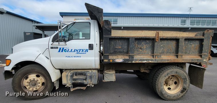image for item KQ9099 2002 Ford F650  dump truck