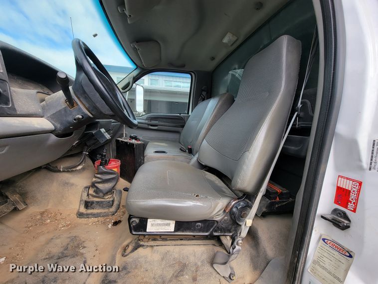 image for item KQ9099 2002 Ford F650  dump truck