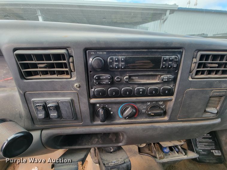 image for item KQ9099 2002 Ford F650  dump truck