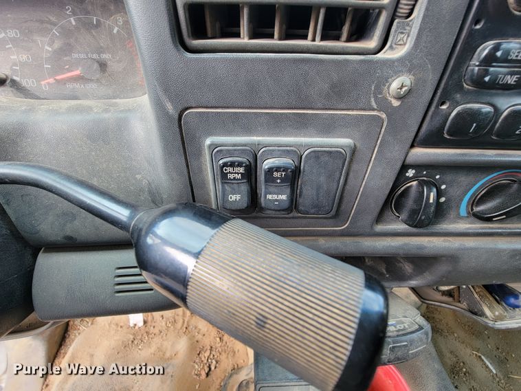 image for item KQ9099 2002 Ford F650  dump truck