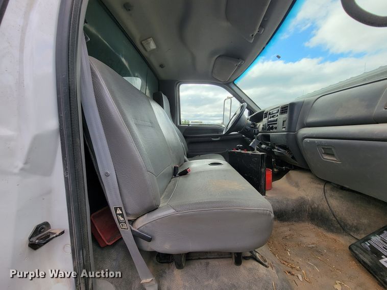 image for item KQ9099 2002 Ford F650  dump truck