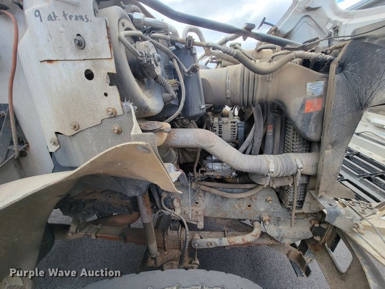 image for item KQ9099 2002 Ford F650  dump truck