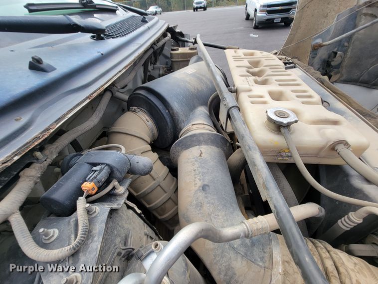 image for item KQ9099 2002 Ford F650  dump truck