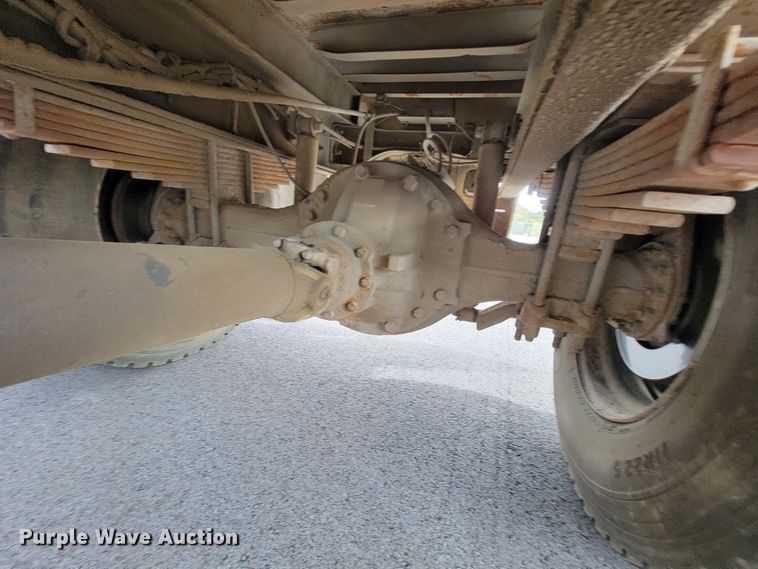 image for item KQ9099 2002 Ford F650  dump truck