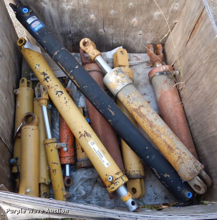 image for item KY9599 Hydraulic cylinders