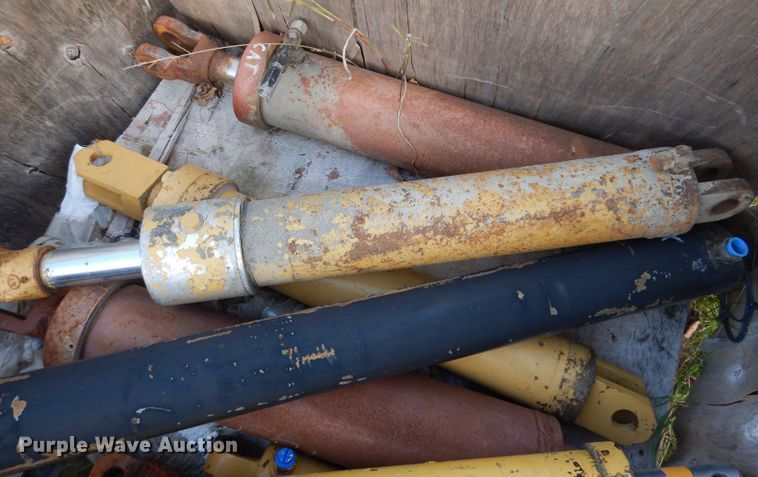 image for item KY9599 Hydraulic cylinders