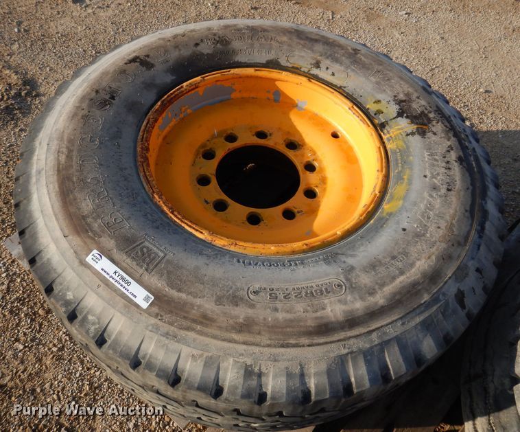 image for item KY9600 Bridgestone 18R22.5 tire and wheel