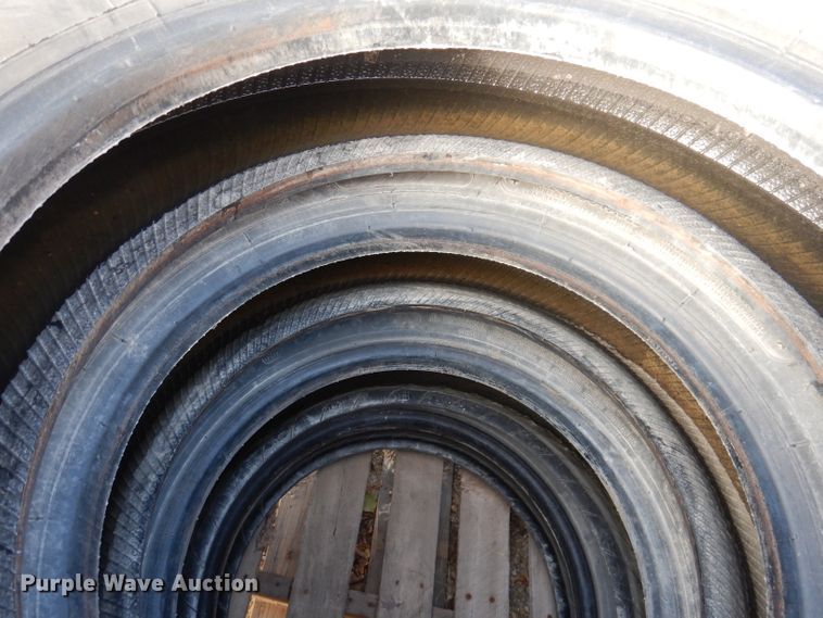 image for item KY9603 (4) 225/70R19.5 tires