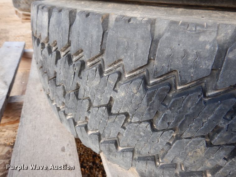 image for item KY9603 (4) 225/70R19.5 tires