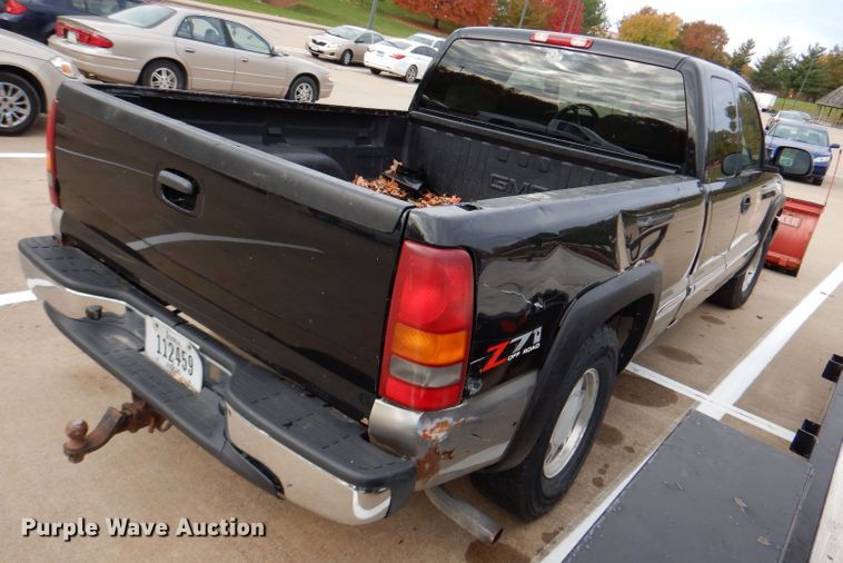 image for item KY9631 2000 GMC Sierra 1500  Ext. Cab pickup truck