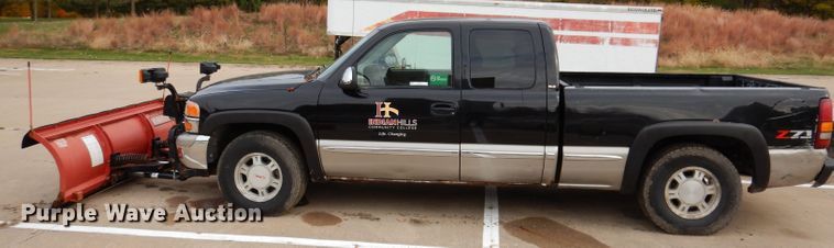 image for item KY9631 2000 GMC Sierra 1500  Ext. Cab pickup truck