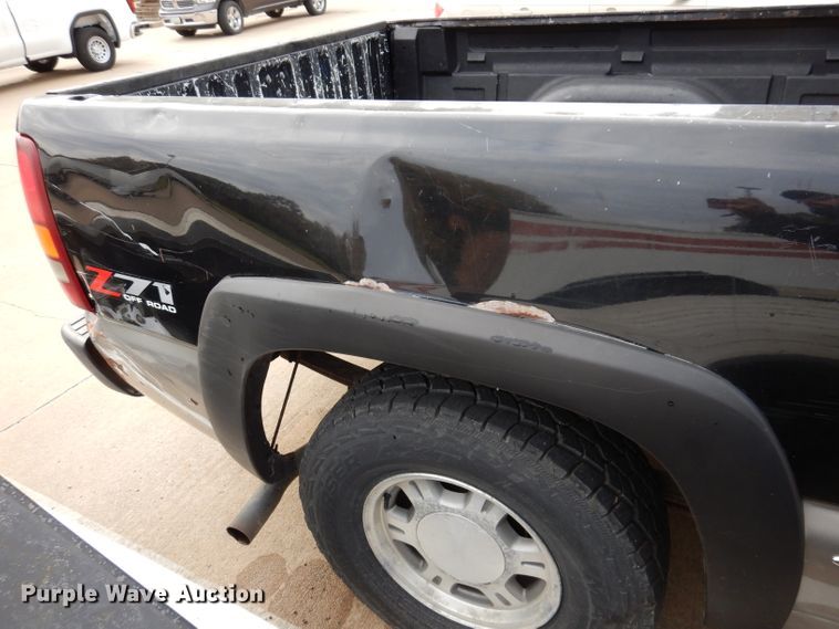 image for item KY9631 2000 GMC Sierra 1500  Ext. Cab pickup truck