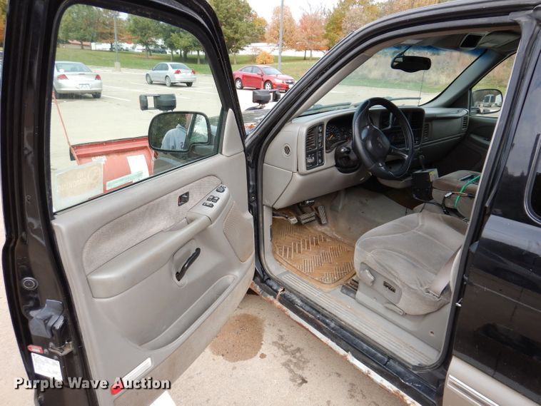 image for item KY9631 2000 GMC Sierra 1500  Ext. Cab pickup truck