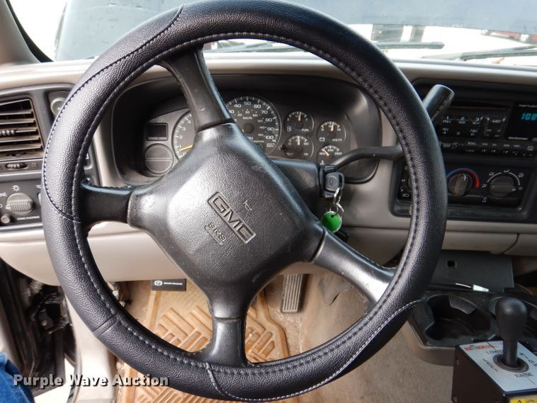 image for item KY9631 2000 GMC Sierra 1500  Ext. Cab pickup truck