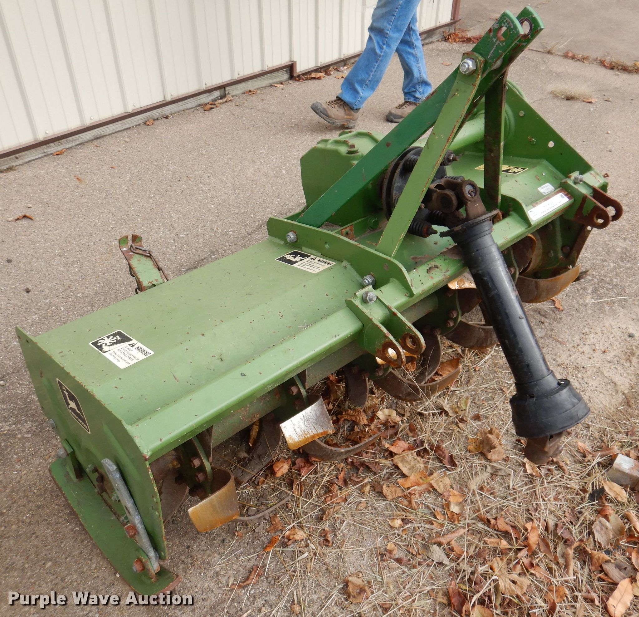 John Deere 550 tiller in Ottumwa, IA Item KY9629 sold Purple Wave