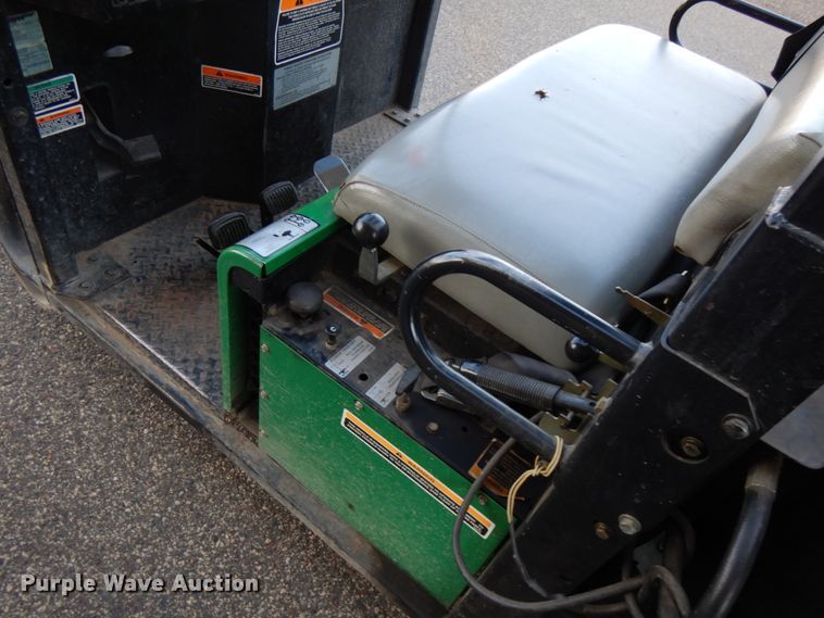 image for item JS9407 Cushman Turf Truckster  utility vehicle