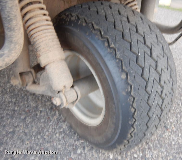 image for item JS9407 Cushman Turf Truckster  utility vehicle