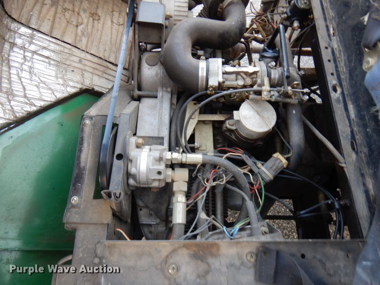 image for item JS9407 Cushman Turf Truckster  utility vehicle