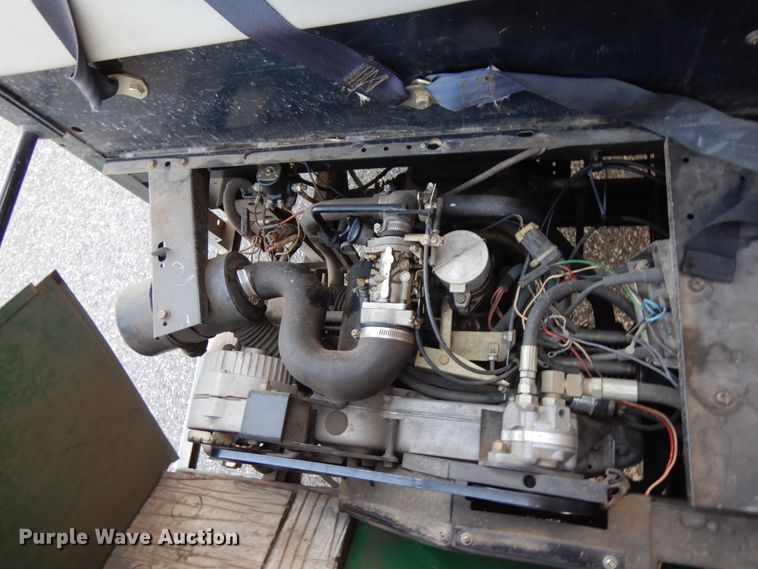 image for item JS9407 Cushman Turf Truckster  utility vehicle