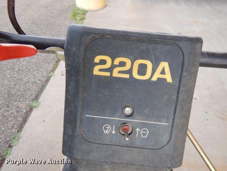 image for item JS9426 John Deere 220A  reel mower