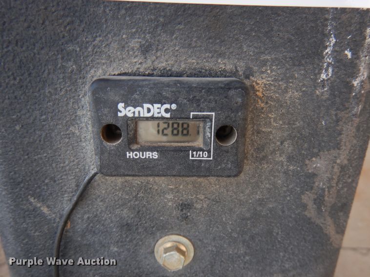 image for item JS9427 John Deere 220A  reel mower