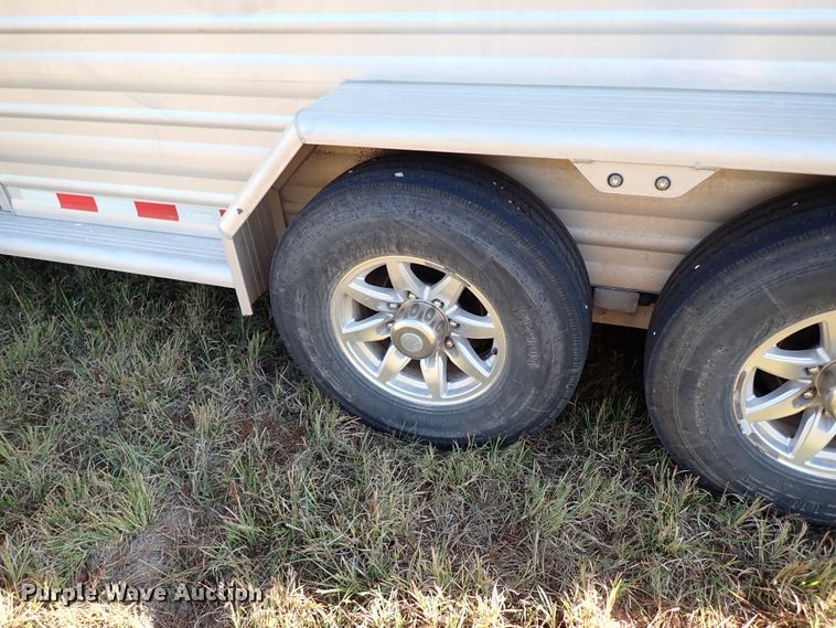image for item DI5778 2017 Cimarron  livestock trailer