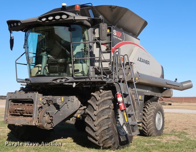 image for item DJ2408 2016 Gleaner S97 Super Series  RWA combine