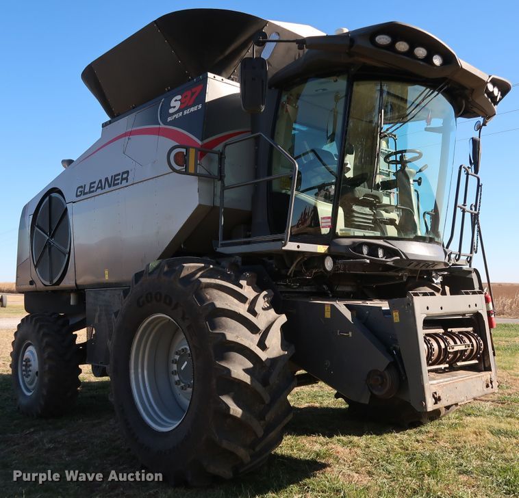 image for item DJ2408 2016 Gleaner S97 Super Series  RWA combine