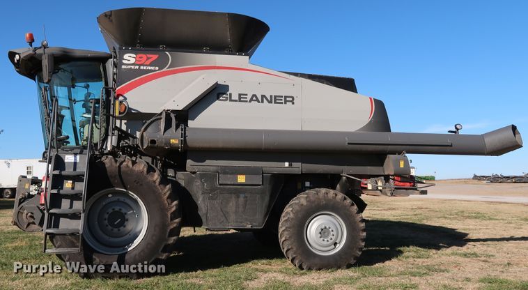 image for item DJ2408 2016 Gleaner S97 Super Series  RWA combine