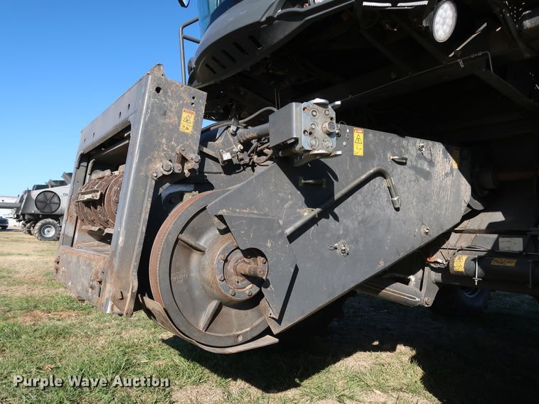 image for item DJ2408 2016 Gleaner S97 Super Series  RWA combine