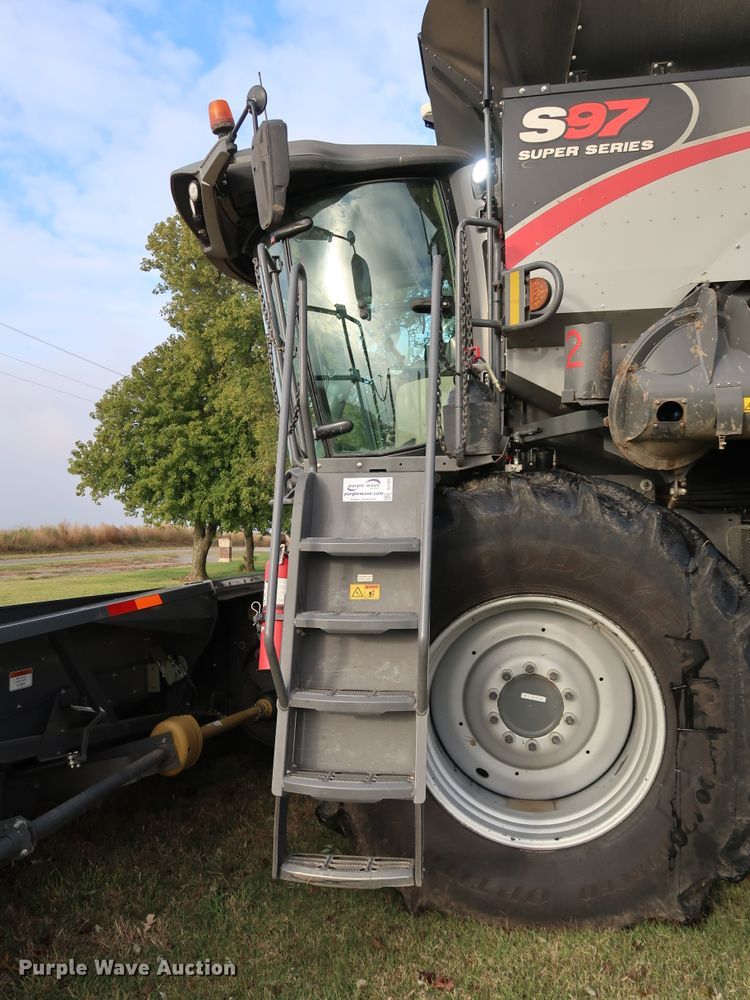 image for item DJ2408 2016 Gleaner S97 Super Series  RWA combine