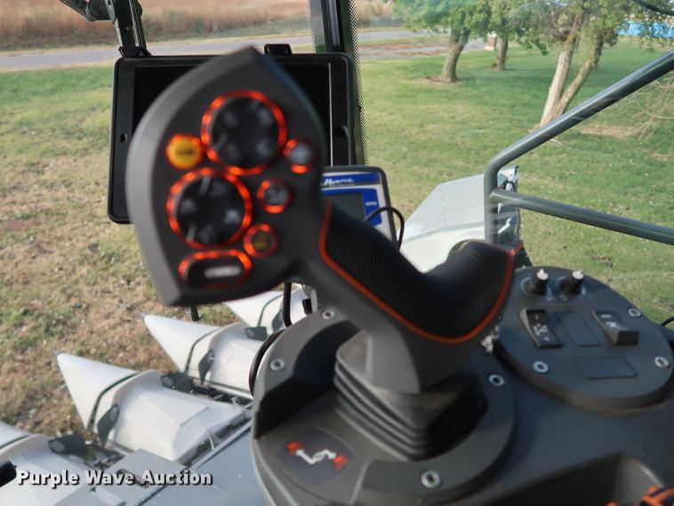 image for item DJ2408 2016 Gleaner S97 Super Series  RWA combine