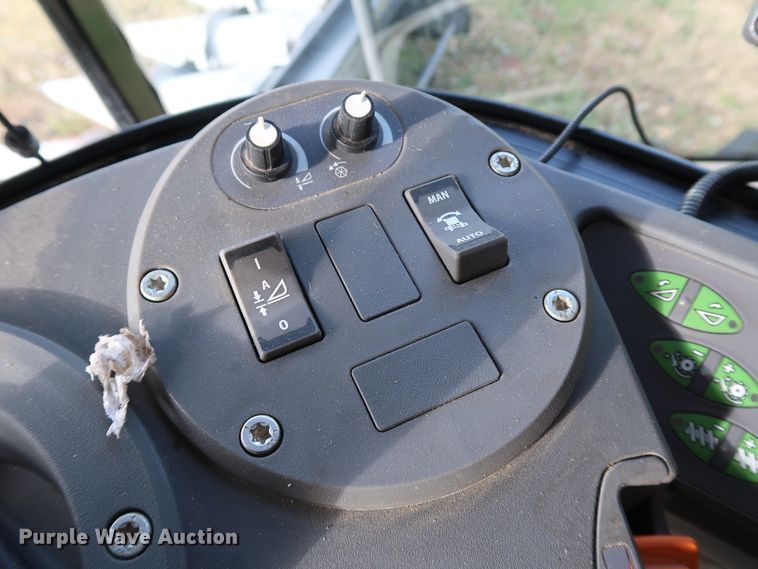 image for item DJ2408 2016 Gleaner S97 Super Series  RWA combine