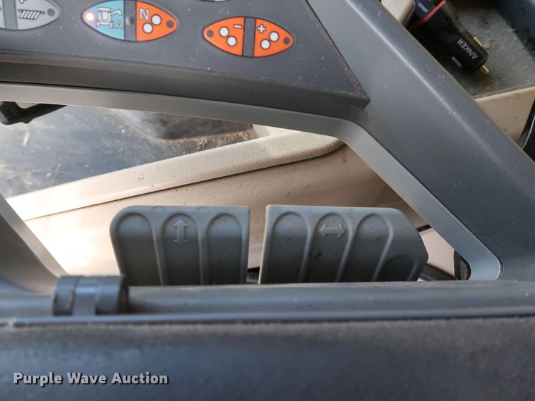 image for item DJ2408 2016 Gleaner S97 Super Series  RWA combine