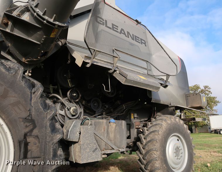image for item DJ2408 2016 Gleaner S97 Super Series  RWA combine
