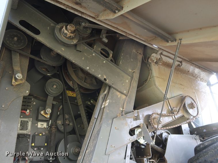 image for item DJ2408 2016 Gleaner S97 Super Series  RWA combine