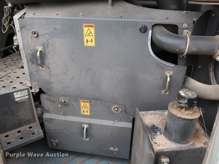 image for item DJ2408 2016 Gleaner S97 Super Series  RWA combine