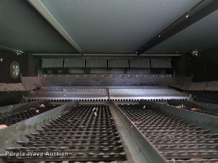 image for item DJ2408 2016 Gleaner S97 Super Series  RWA combine