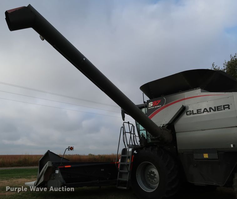 image for item DJ2408 2016 Gleaner S97 Super Series  RWA combine