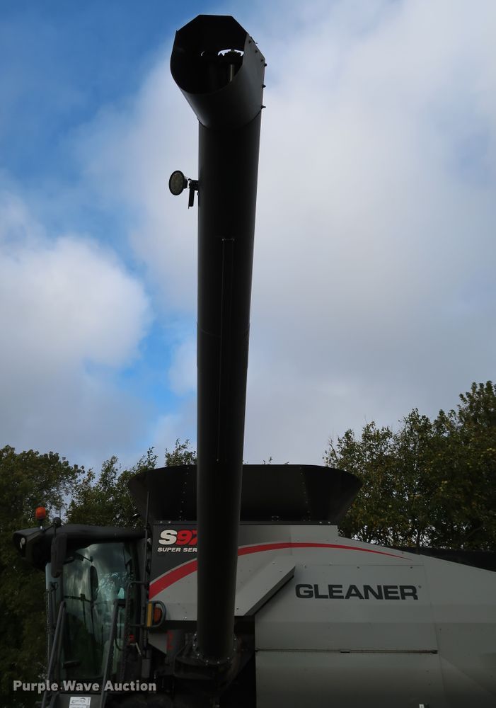 image for item DJ2408 2016 Gleaner S97 Super Series  RWA combine