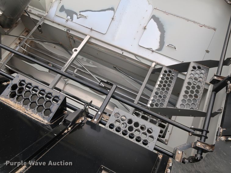 image for item DJ2408 2016 Gleaner S97 Super Series  RWA combine