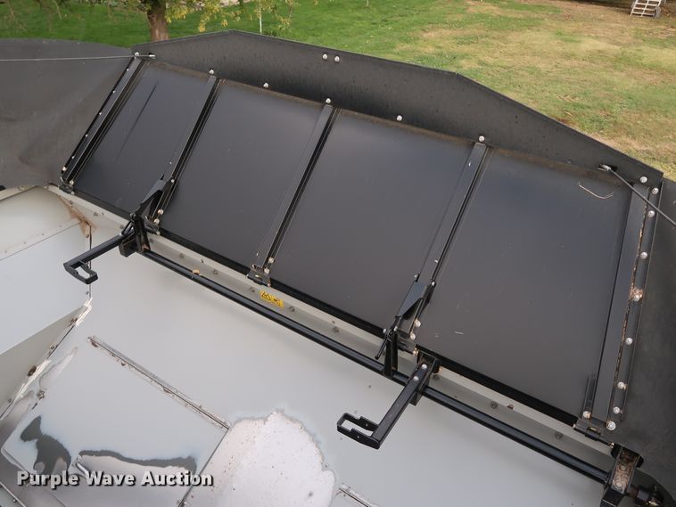 image for item DJ2408 2016 Gleaner S97 Super Series  RWA combine