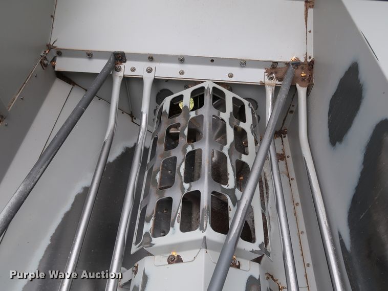 image for item DJ2408 2016 Gleaner S97 Super Series  RWA combine