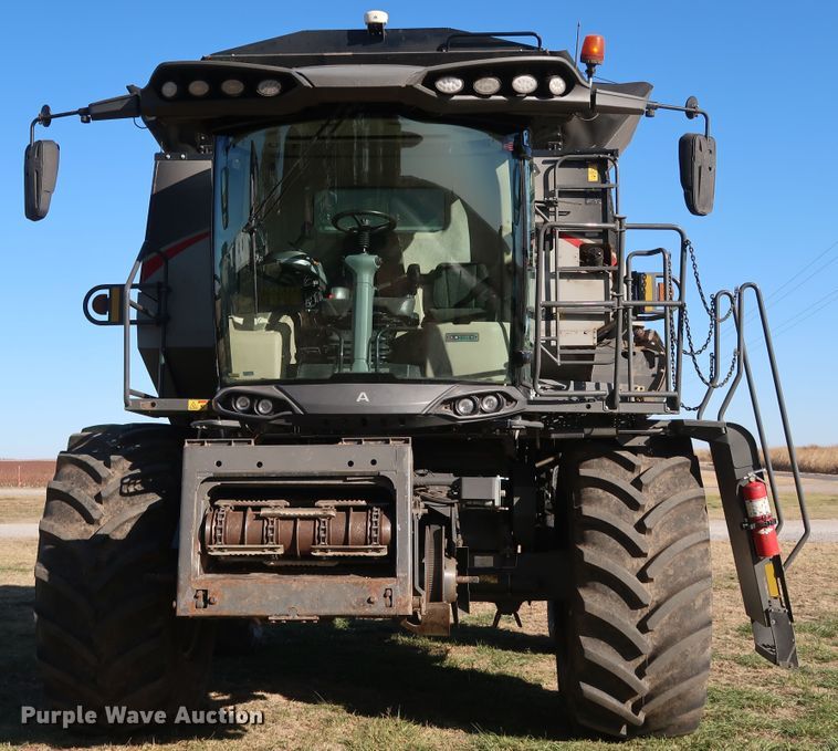 image for item DJ2409 2016 Gleaner S97 Super Series  combine